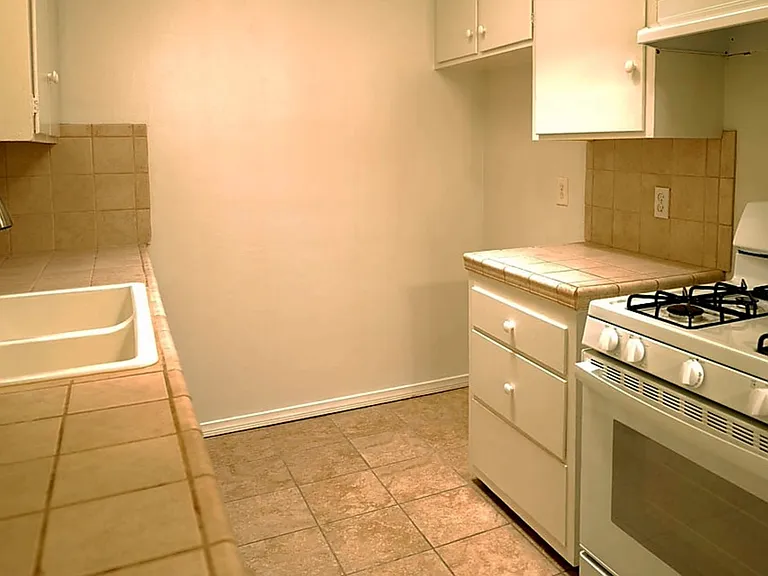 13601 Van Ness Ave #9 — Photo 6