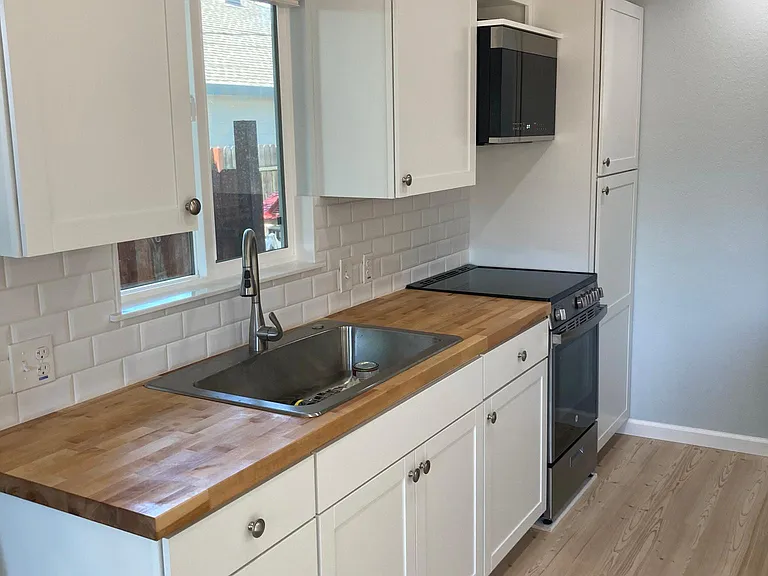 1019 Hoitt Ave #B — Photo 1