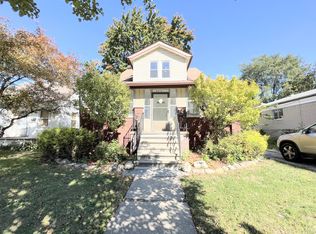 6915 Braun St, Center Line, MI 48015