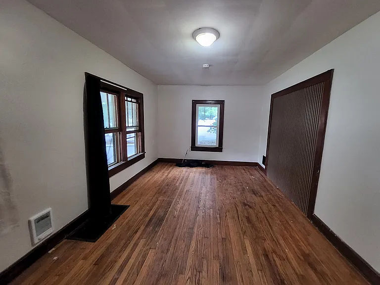 154 Orange Ave — Photo 2