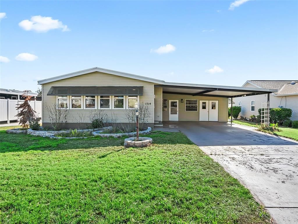 1514 Hillcrest Dr