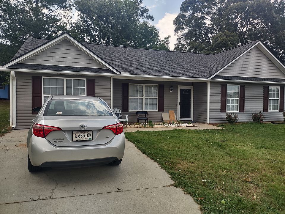 1st image of 744 Cannonsburg Dr