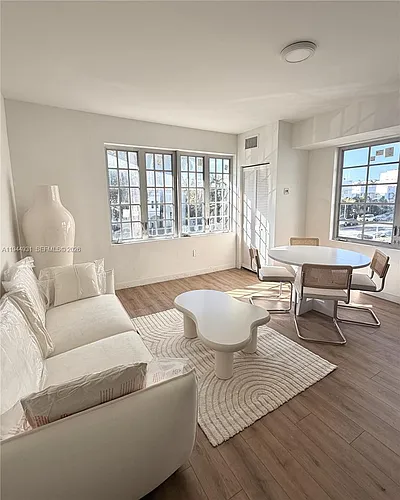 1525 Euclid Ave #2 Photo 1