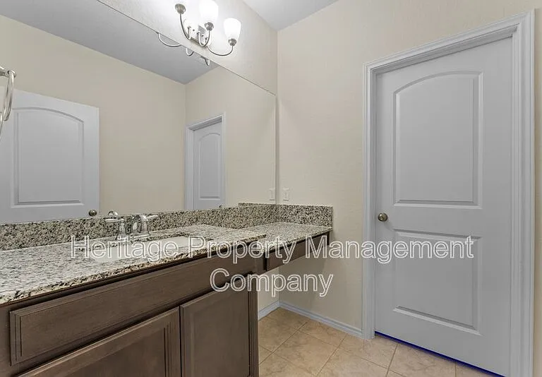 942 Blue Violet — Photo 25