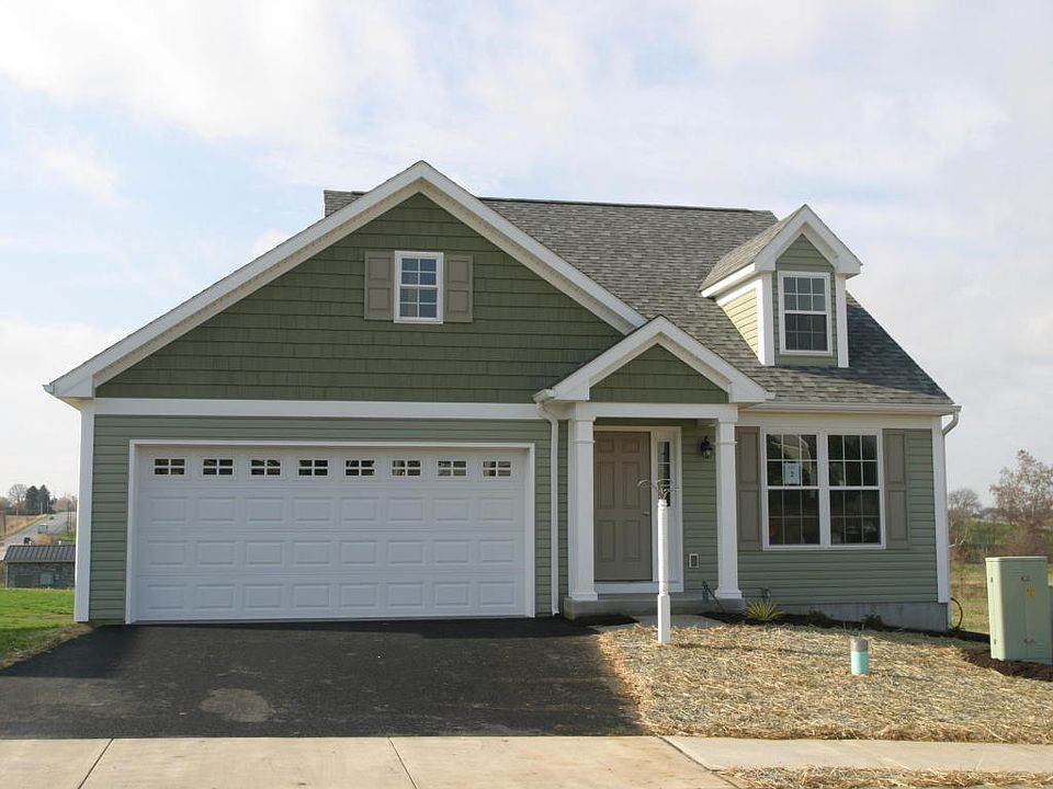 2nd image of 104 Kenneth Dr