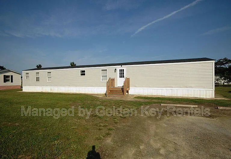 104 Lindsey Brooke Ln — Photo 1