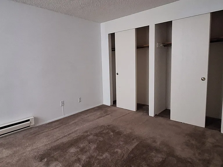 S 174th Pl — Photo 8