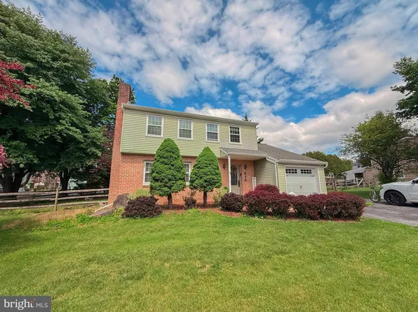 416 N Walnut St, Wernersville, PA 19565