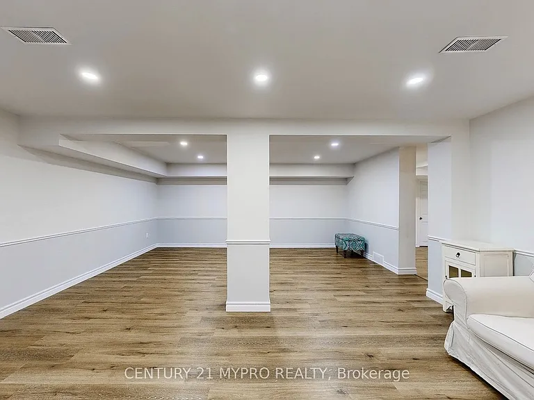 56 Bailey Cres #BASEMENT — Photo 6