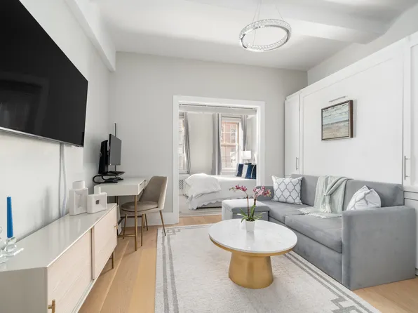 24 5th Avenue image 1 of 7