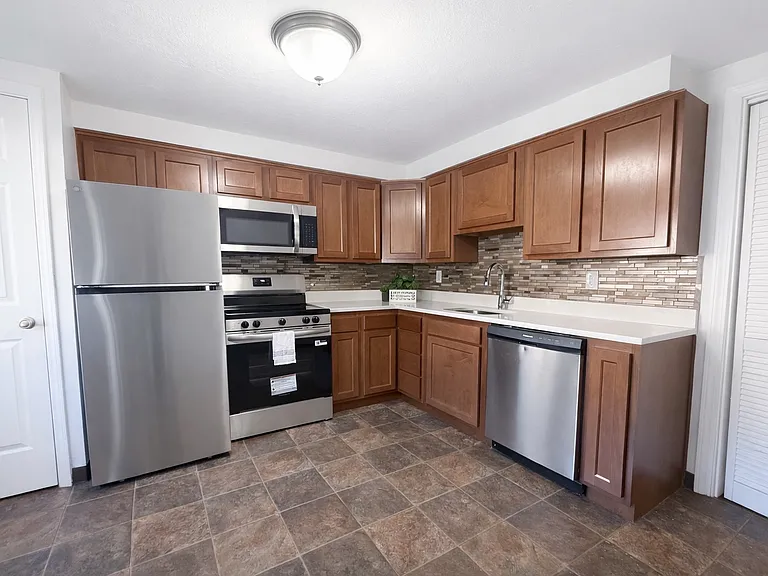 Kitchen 2/3BR