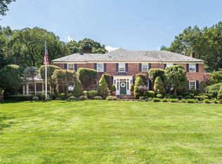 65 Elderfields Rd, Manhasset, NY 11030