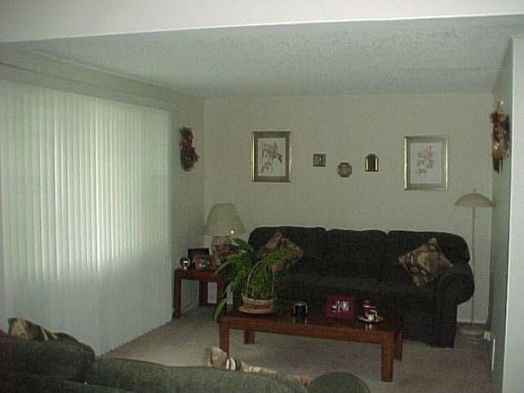3rd image of 28 E Palmer Ave