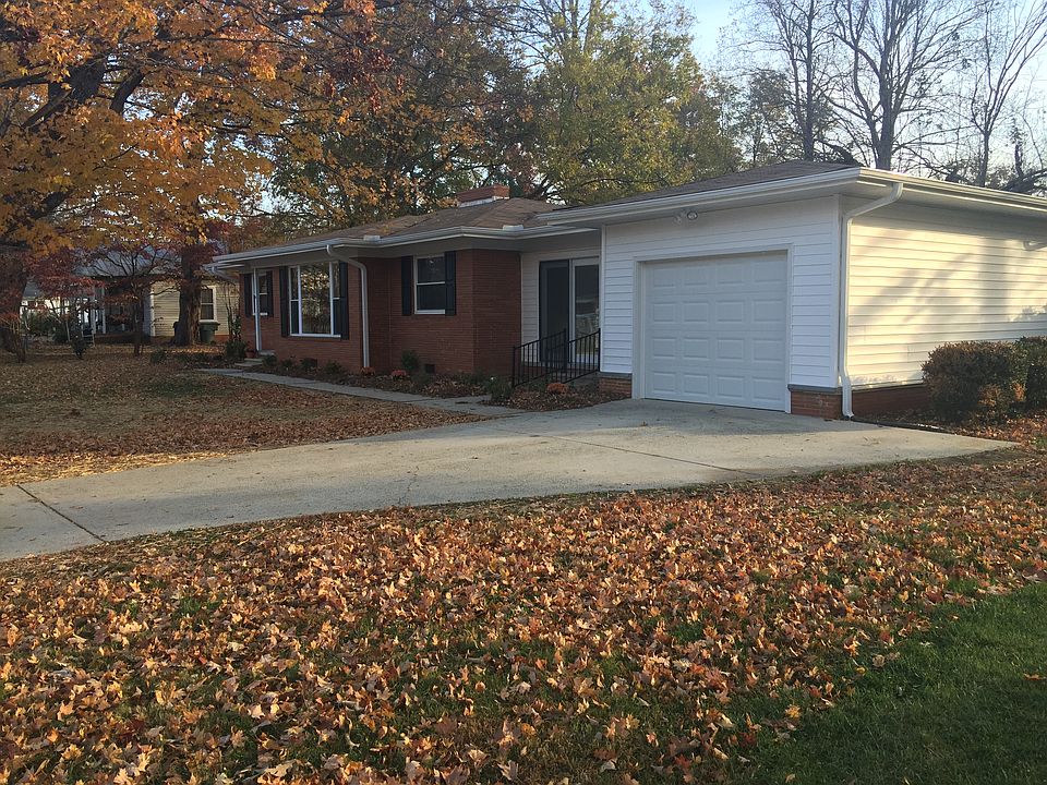 1st image of 607 Springwood Ave