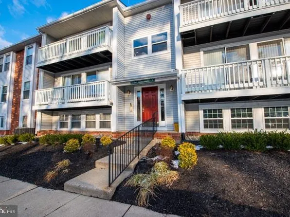 73 Sweetfern Ct, Marlton, NJ 08053