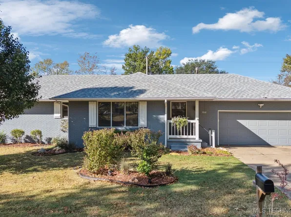 1008 Veyda St, Pryor, OK 74361