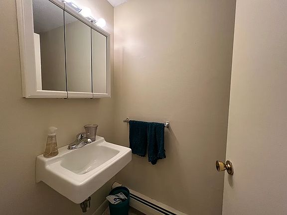 4th image of 21 Highland Ave #11
