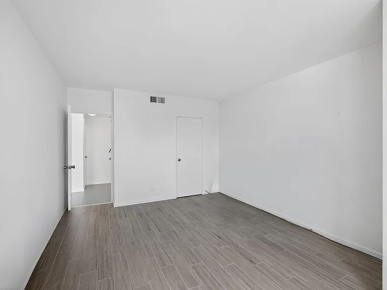 2800 N Flagler Dr #202 — Photo 19