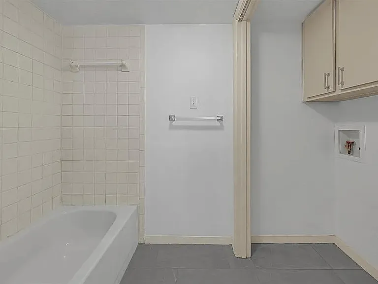 8429 Hearth Dr #32 — Photo 10