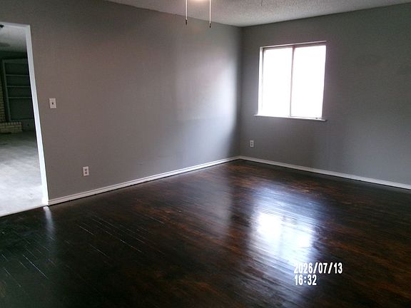 4th image of 1319 NW Carroll Dr
