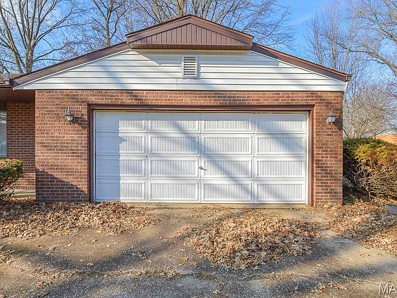 2nd image of 74 Glen Echo Dr