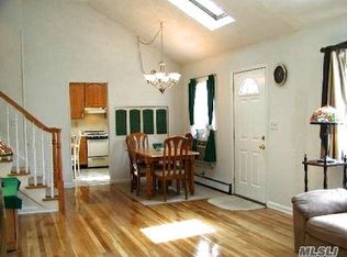 486 N Alleghany Ave, Lindenhurst, NY 11757