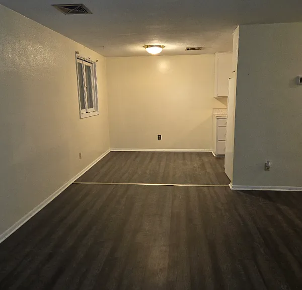 513 N Oak Ave #1/2 — Photo 6