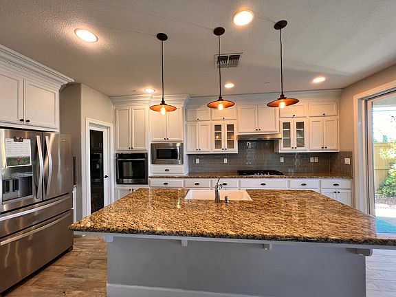 4th image of 4042 Bari Dr