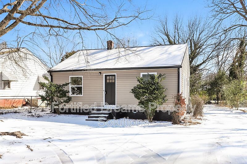 1st image of 728 Everett St