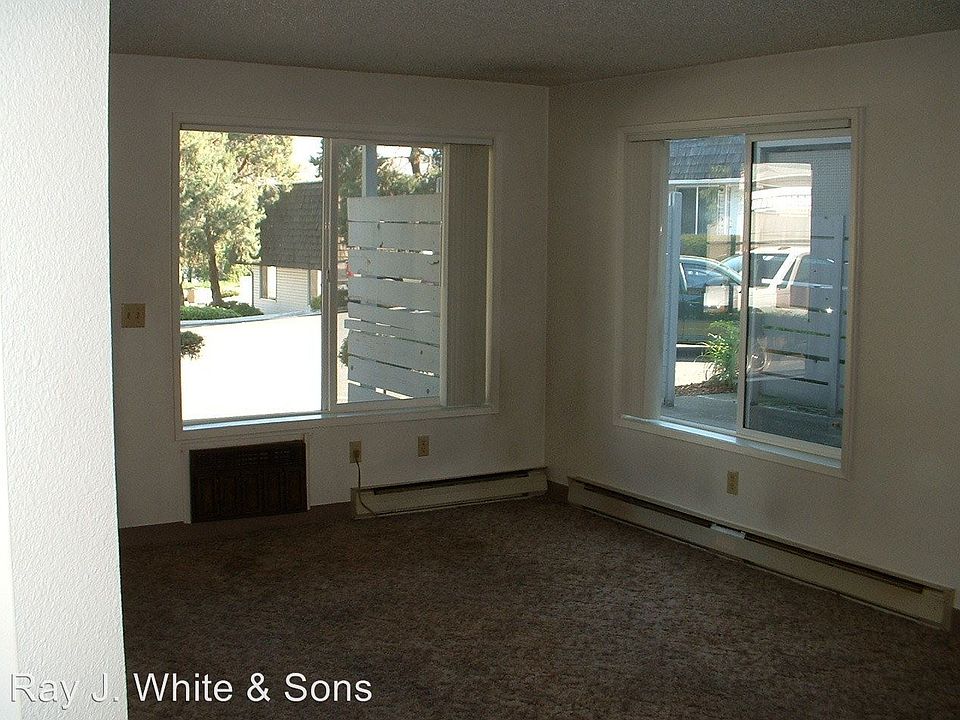 2nd image of 809 18th St APT A