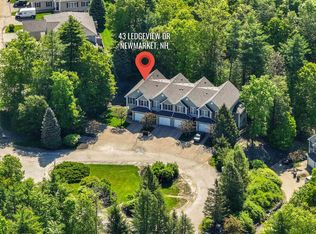 43 Ledgeview Dr, Newmarket, NH 03857