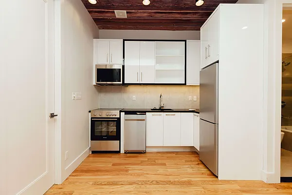 Rented by Nooklyn NYC LLC | media 41