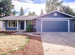 206 Willow Ave, Woodburn, OR 97071