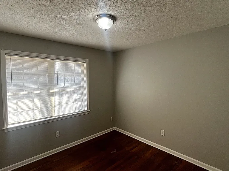 2547 Courtney Dr — Photo 18