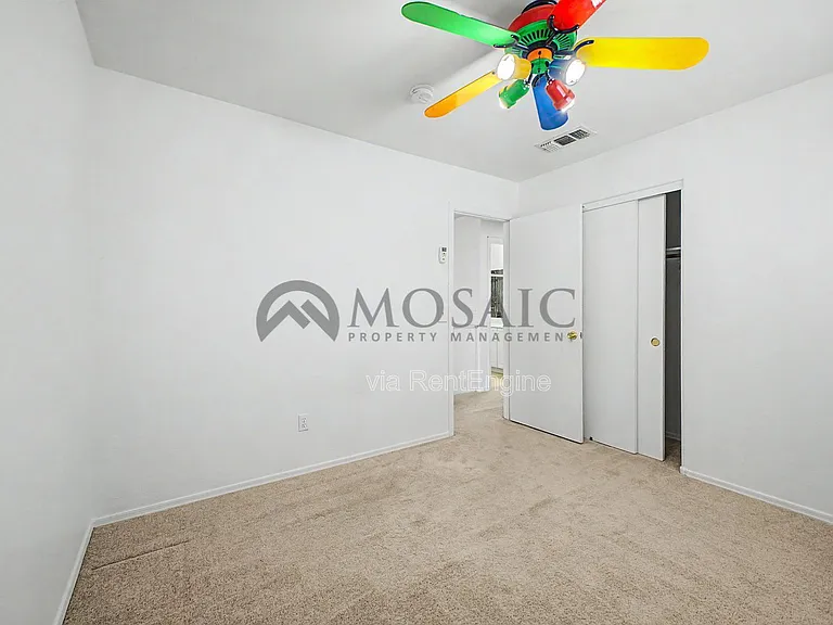 820 N Granada Dr — Photo 32