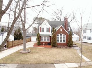 1177 Cornell Rd, Norton Shores, MI 49441