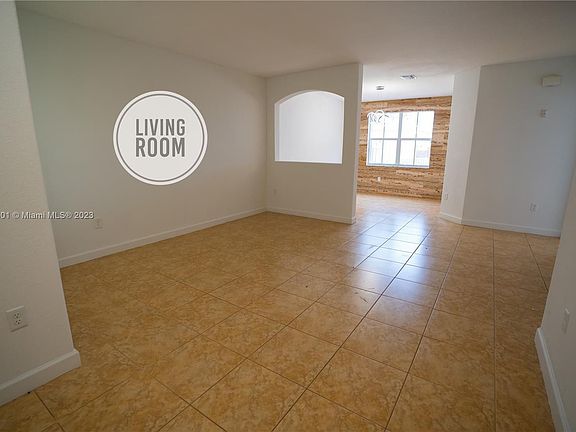 4th image of 8682 NW 109th Ct