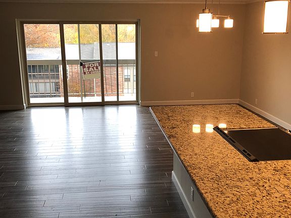 4th image of 444 Dublin Dr