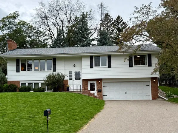 10024 Johnson Cir, Bloomington, MN 55437