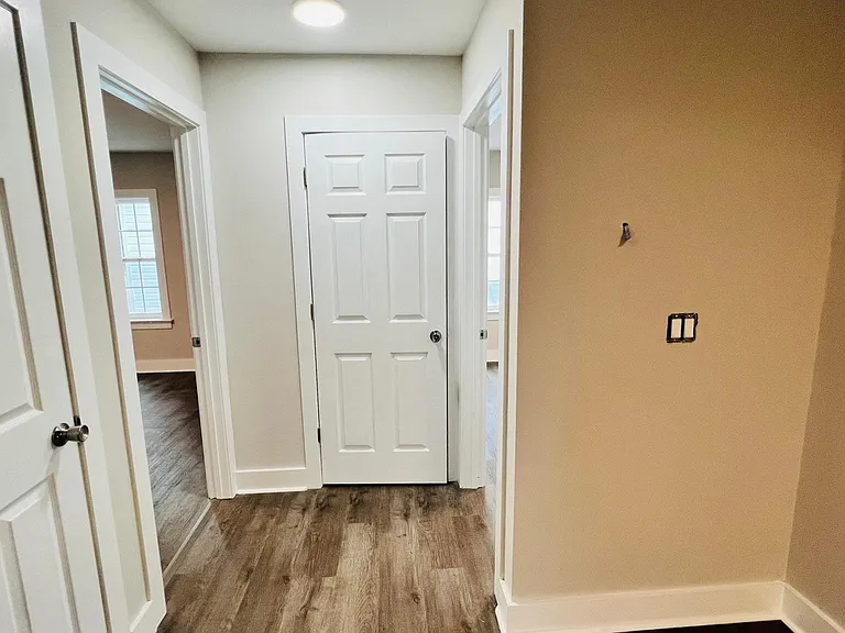 108 E Dewey St — Photo 32