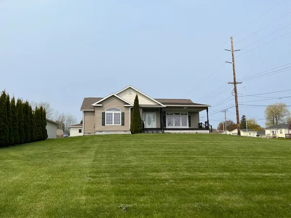 910 S State St, Saint Ignace, MI 49781