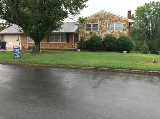 4102 High Acres Rd NW, Roanoke, VA 24017