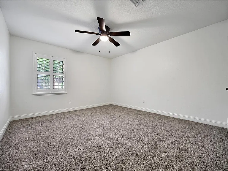 950 Del Norte St — Photo 31