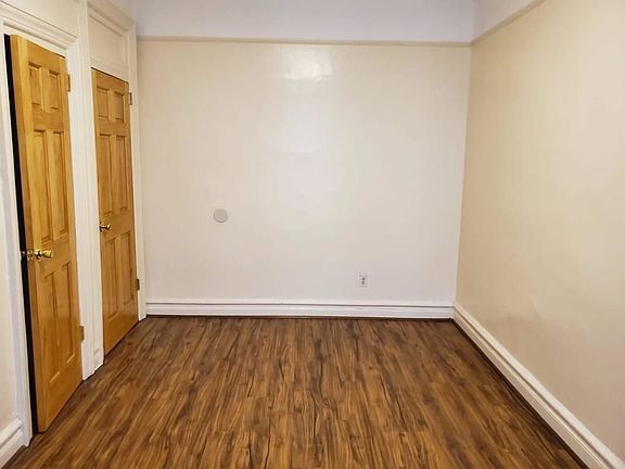 4th image of 921 42nd St APT 1F