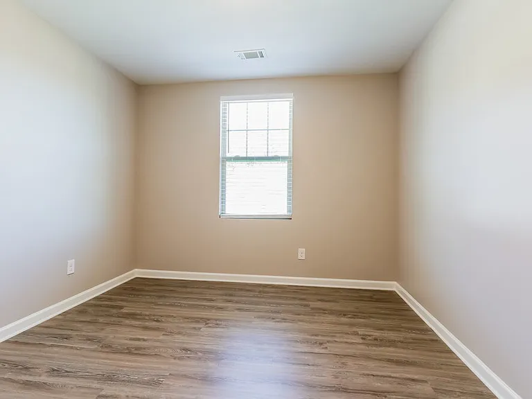 422 Renown Ct — Photo 14