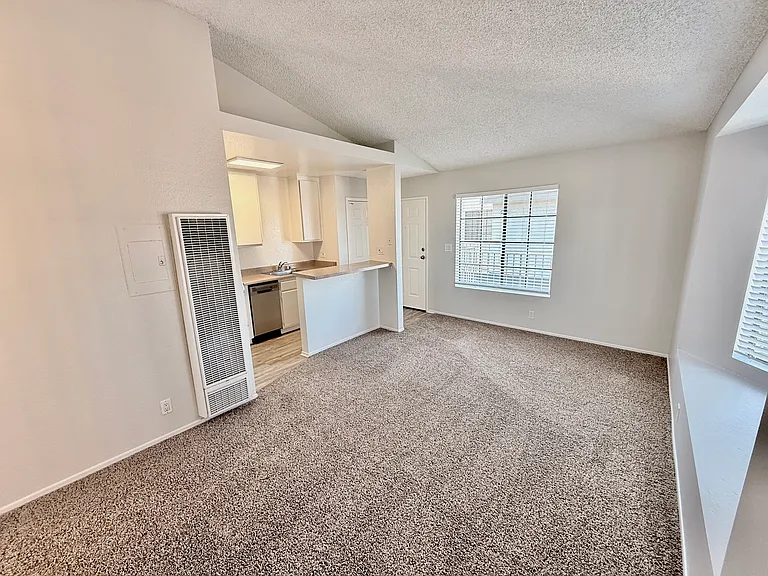 1207 Mira Mar Ave #204 — Photo 4