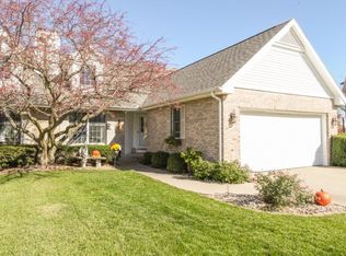 714 Thistlewood Cc Ct, Normal, IL 61761