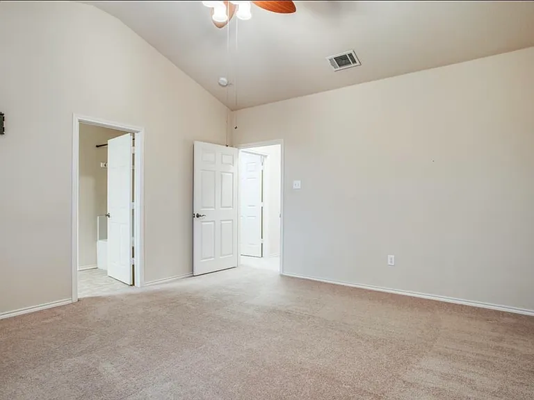 187 Castleridge Dr #B — Photo 5