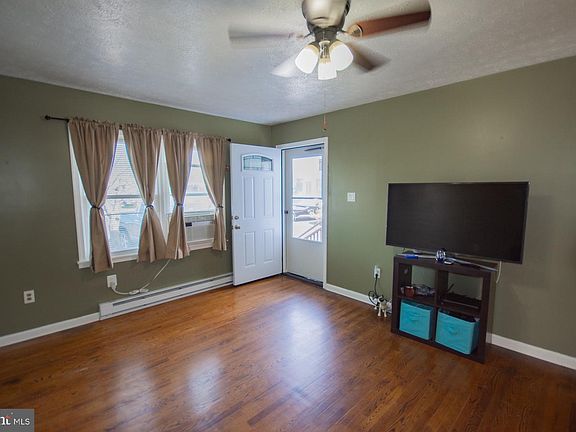 3rd image of 104 McNeil Pl