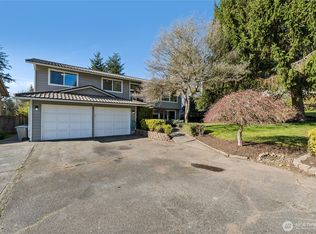 3021 NE 201st Place, Lake Forest Park, WA